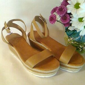 Me Too Platform Sandals